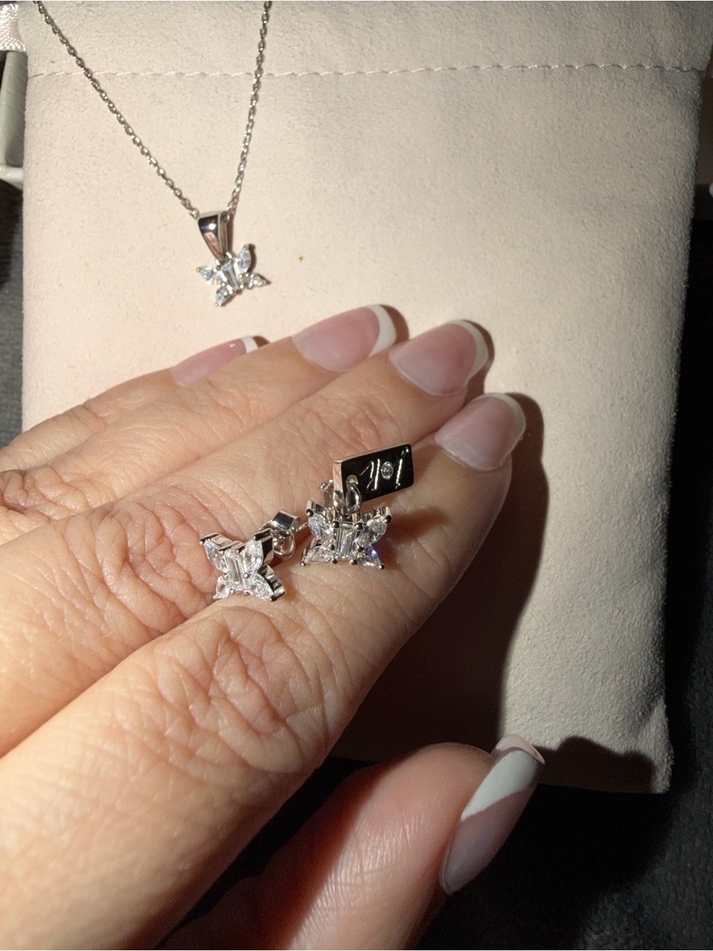 ✨ Jaclyn Roxanne Butterfly Jewelry Set ✨ - Picture 5 of 8